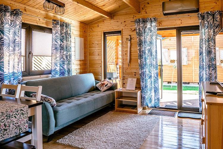 Ferienhäuser mit Terrasse, Sauna und Whirlpool in Powiat Koszaliński
