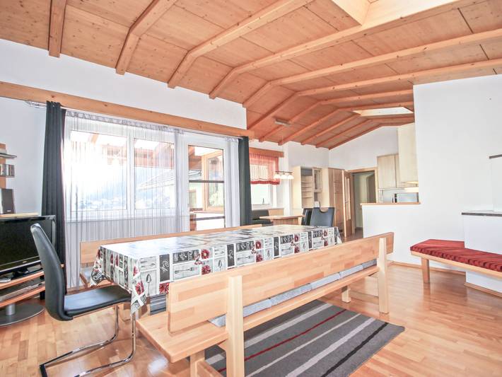 Ferienhaus für 12 Personen, mit Balkon und Terrasse sowie Garten und Ausblick in Umhausen - 3