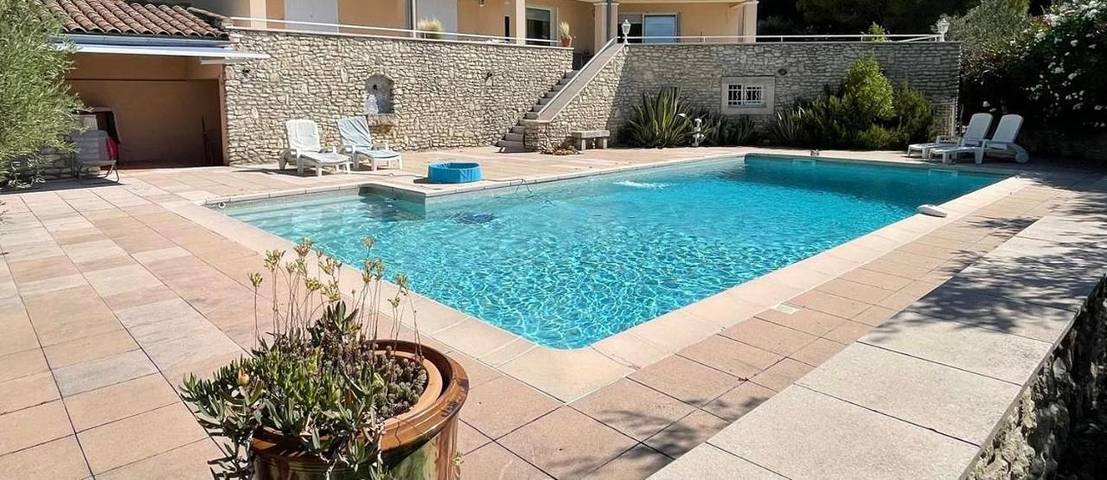 Gîte pour 5 personnes, avec jardin ainsi que piscine et vue à Grignan - 4