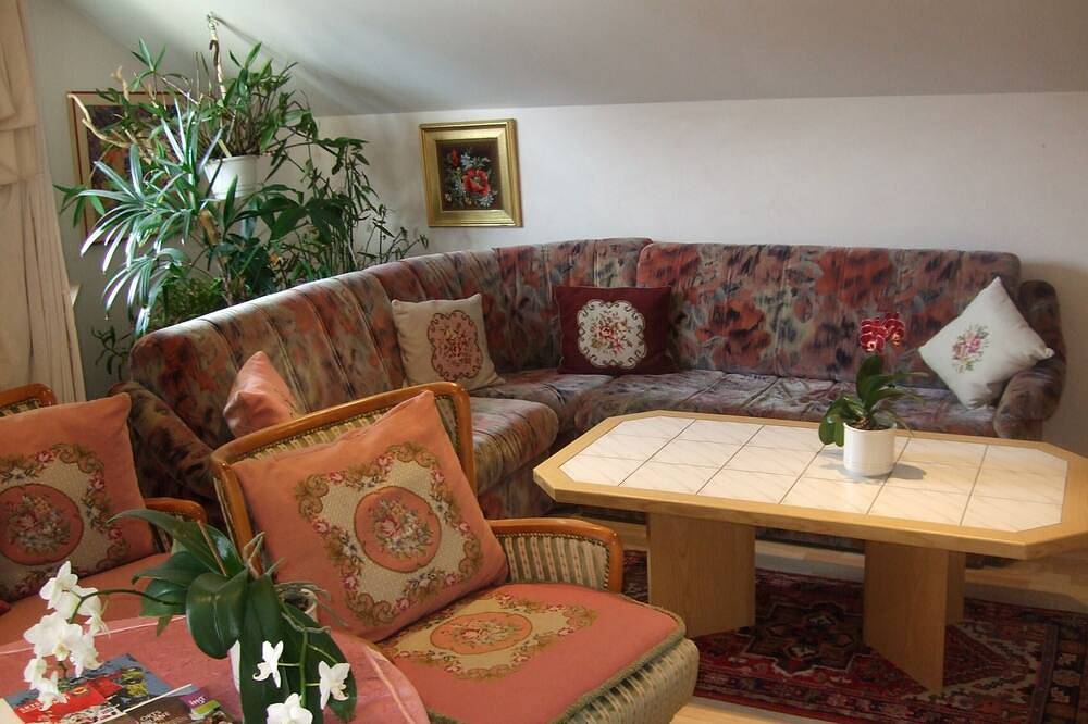 Ganze Wohnung, ****Balkonappartement mit Alpin Panorama: Inntal, Ötztal, Pitztal. 4-6 Personen in Lechtaler Alpen, Imst