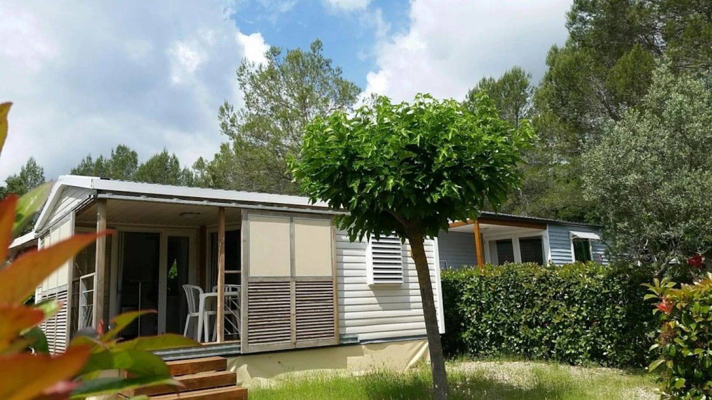 Zecamping 4 étoiles espace aquatique locatif clim 18m2 in Callas, Region de Draguignan