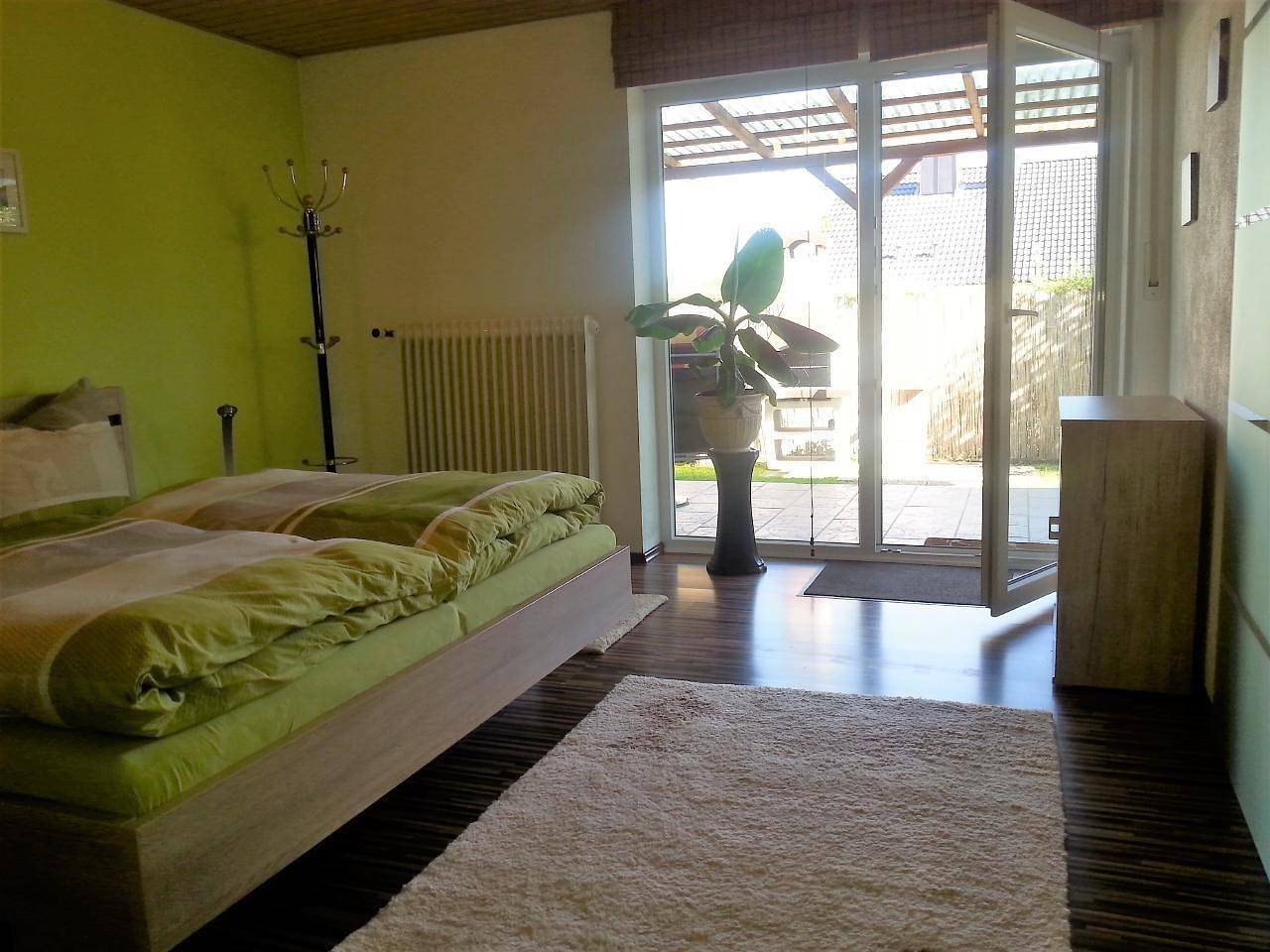 Ganze Ferienwohnung, Ferienwohnung in Viereth mit Garten und Terrasse in Viereth-Trunstadt, Fränkisches Weinland