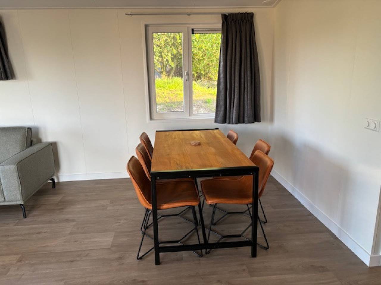 Geräumiges 6-Personen-Chalet mit Terrasse in der Nähe des Naturschutzgebietes Weerribben in Nationalpark Weerribben-Wieden
