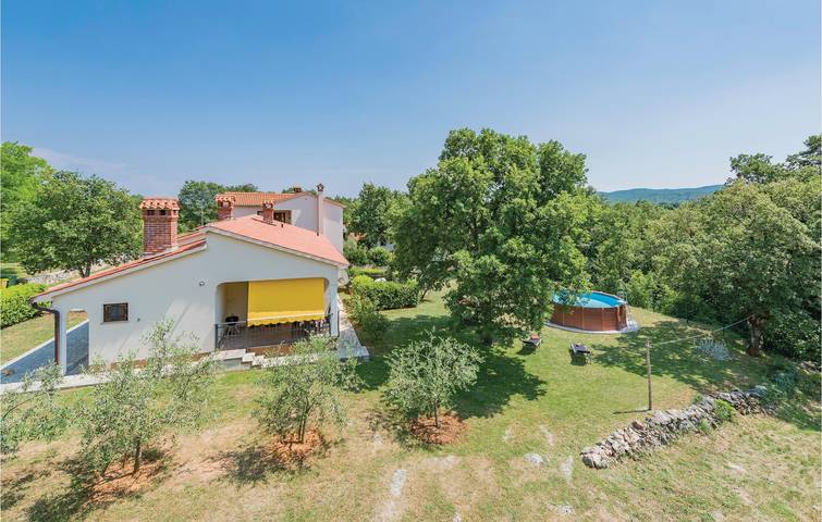 Charmantes 1-Zimmer-Apartment mit Pool, Terrasse und WLAN in der Nähe von Labin in Presika, Ostküste Istrien