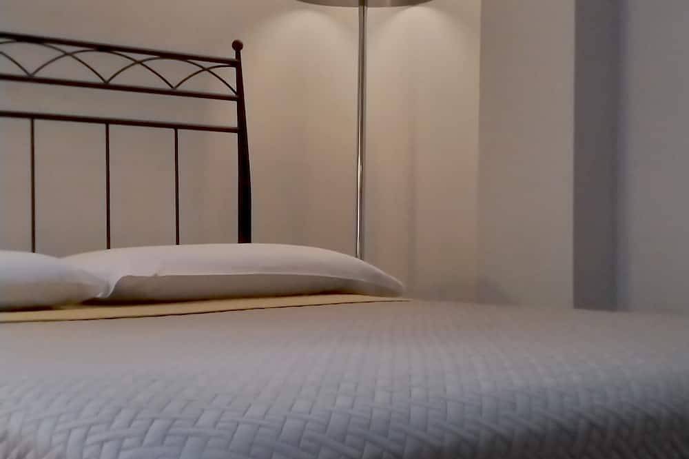 Entire apartment, Modena Centro Suite del Vicolo with free parking in Modena, Modena Province