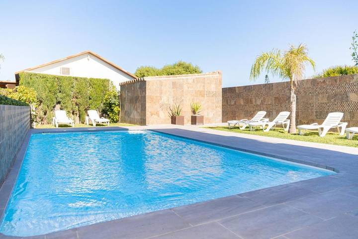 Apartamento de vacaciones para 2 personas, con jardín además de terraza y piscina - 1