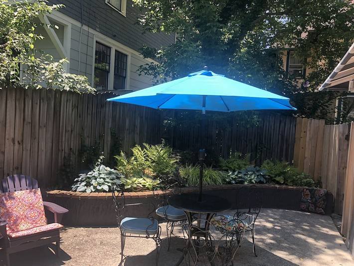 Vacation rental for 4 people, with garden and terrace, with pets in Asheville