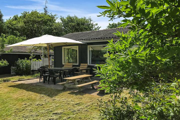 Ferienhaus mit Meerblick für 6 Personen, mit Terrasse und Garten in Lolland-Falster