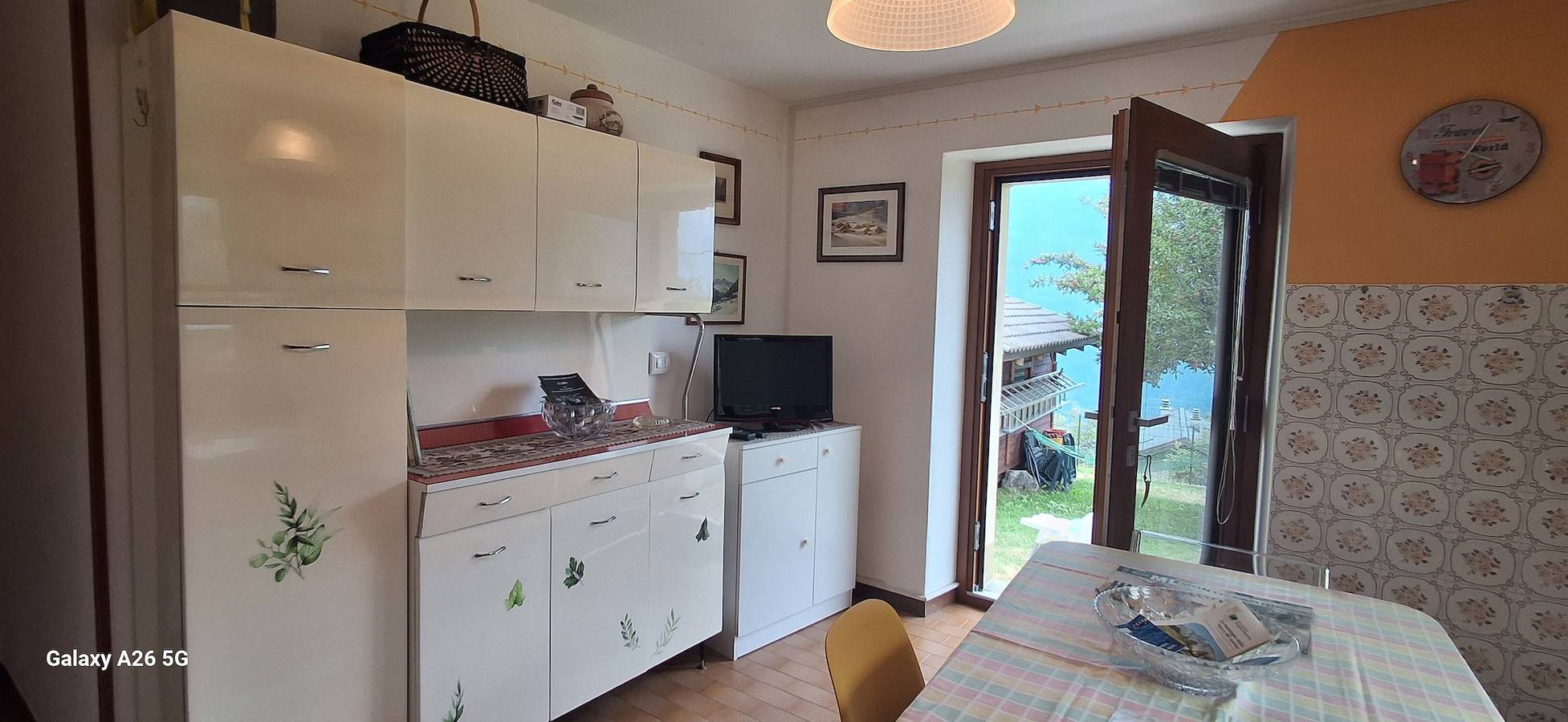 Apartamento entero, Apartamento vacacional 'Il Melo' con vistas a la montaña y jardín compartido in Trasquera, Verbano-Cusio-Ossola