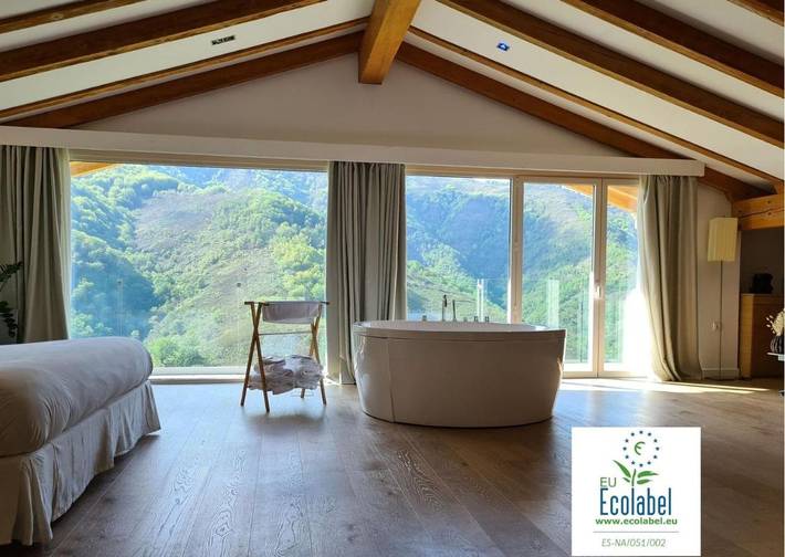Hôtel pour 2 personnes, avec Jacuzzi et Terrasse ainsi que Jardin et Sauna
