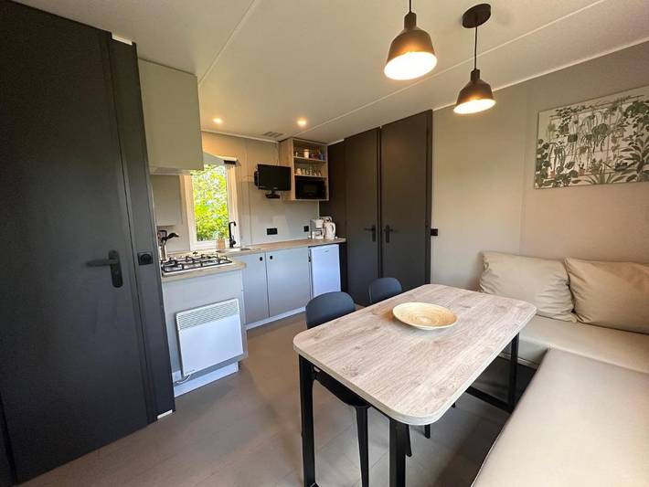 Vakantiewoning voor 7 personen, with Terras and Zwembad as well as Uitzicht in Wateren