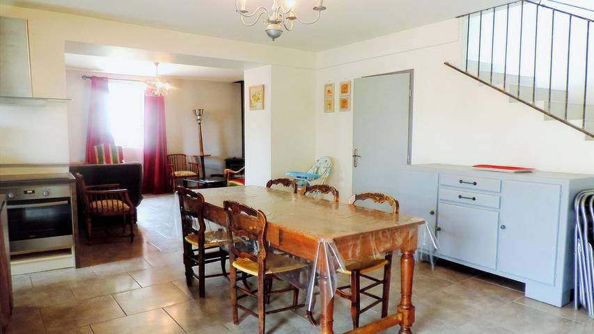 Location de vacances pour 8 personnes, avec piscine et jardin à Les Assions - 3