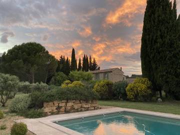 Location de vacances pour 8 personnes, avec terrasse et piscine à Beaumes-de-Venise