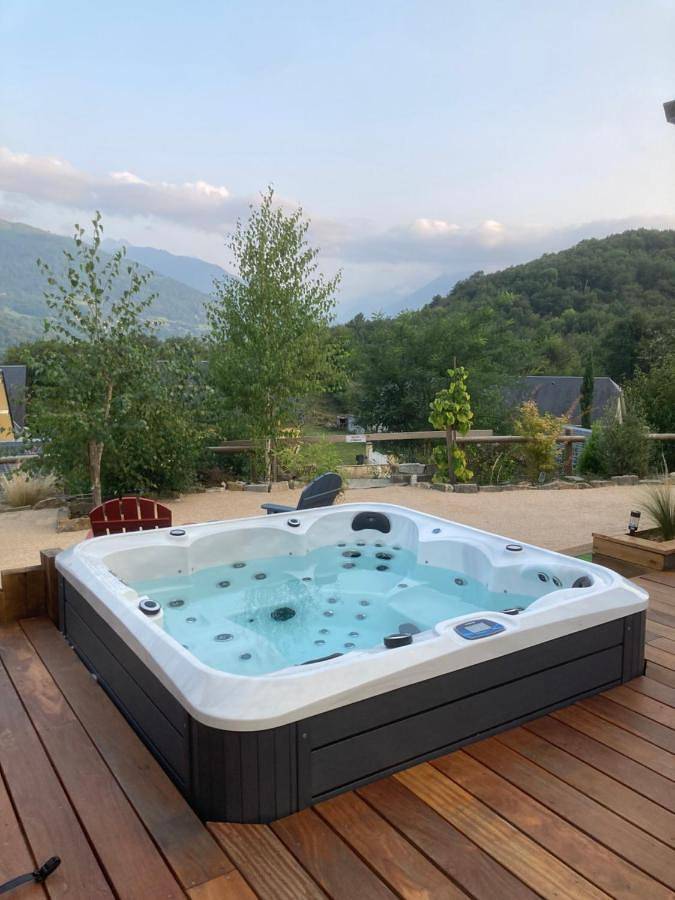 Location de vacances pour 6 personnes, avec jardin et jacuzzi à Agos-Vidalos - 2