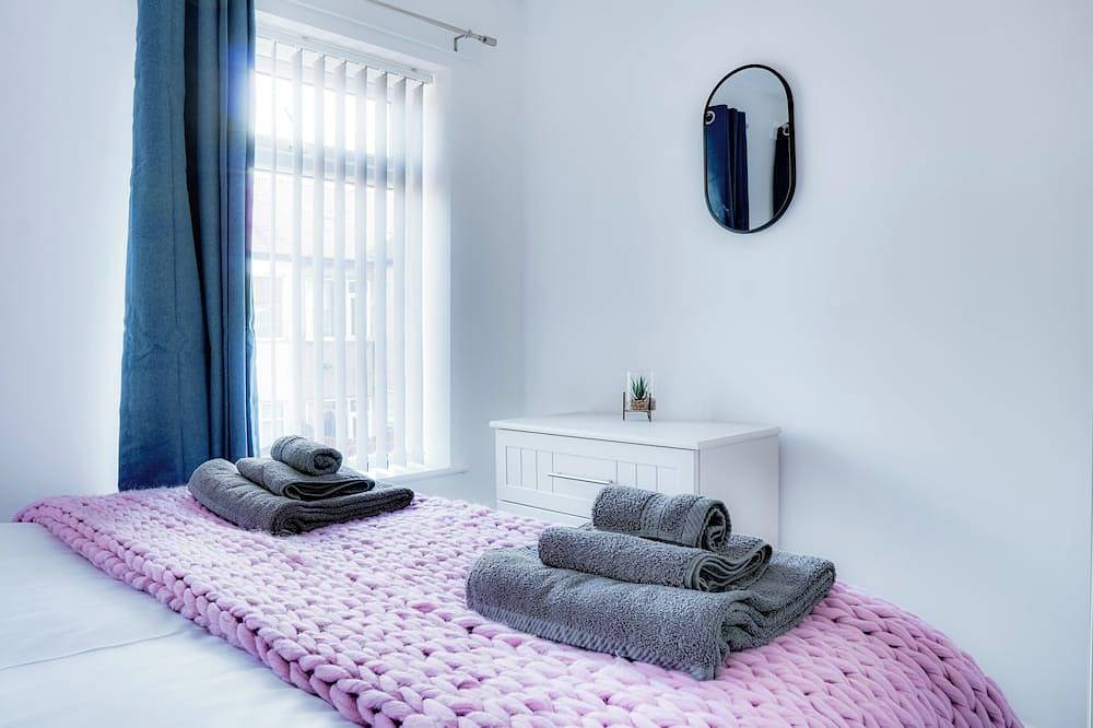 Entire apartment, Modern 2 bedroom flat near Liverpool City Centre in Merseyside