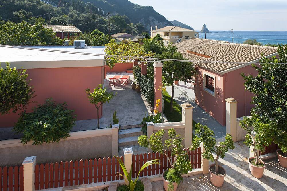 Delightful 2-bedroom cottage just minutes from the beach in Agios Gordios, Korfu