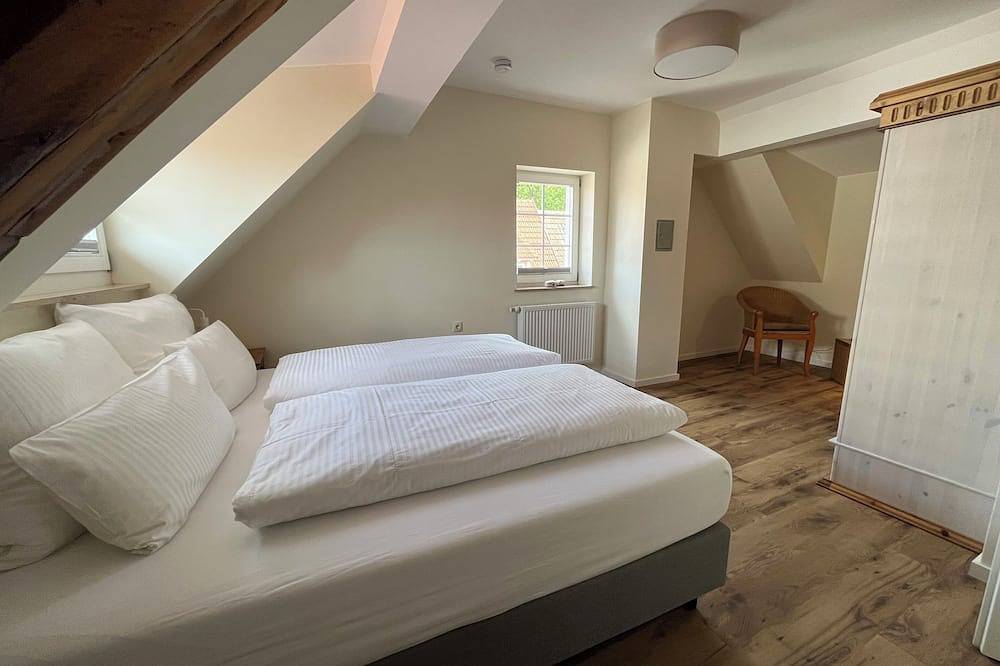 Ganze Wohnung, Ferienwohnung \"Himmelreich\" im alten Weingut in Großkarlbach, Deutsche Weinstraße