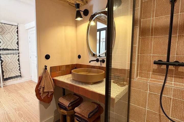 Maison Romy Chambre \"Balthazar\" de charme B&B haut gamme au cœur de Chinon in Chinon, Vallée de la Loire