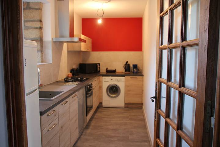 Gîte pour 8 personnes, avec terrasse dans Auvergne-Rhône-Alpes - 2