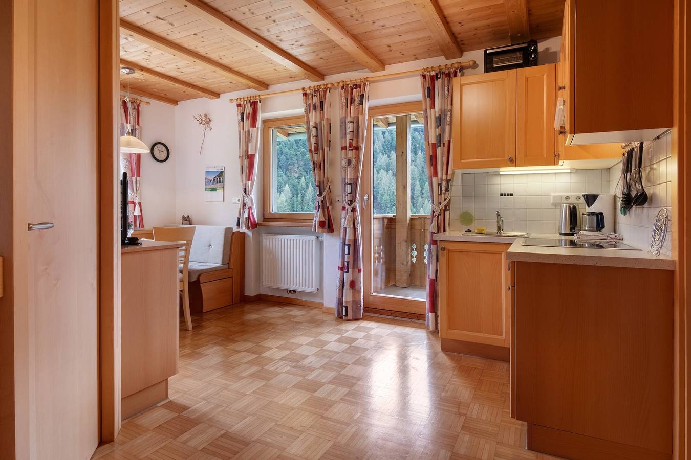 Entire apartment, Apartment 'Arnika' with Mountain View, Private Terrace and Wi-Fi in Melag, Graun