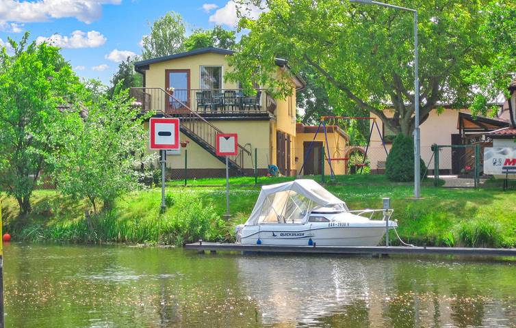 Ferienwohnung für 4 Personen, mit Terrasse und Seeblick in Mecklenburg-Strelitz
