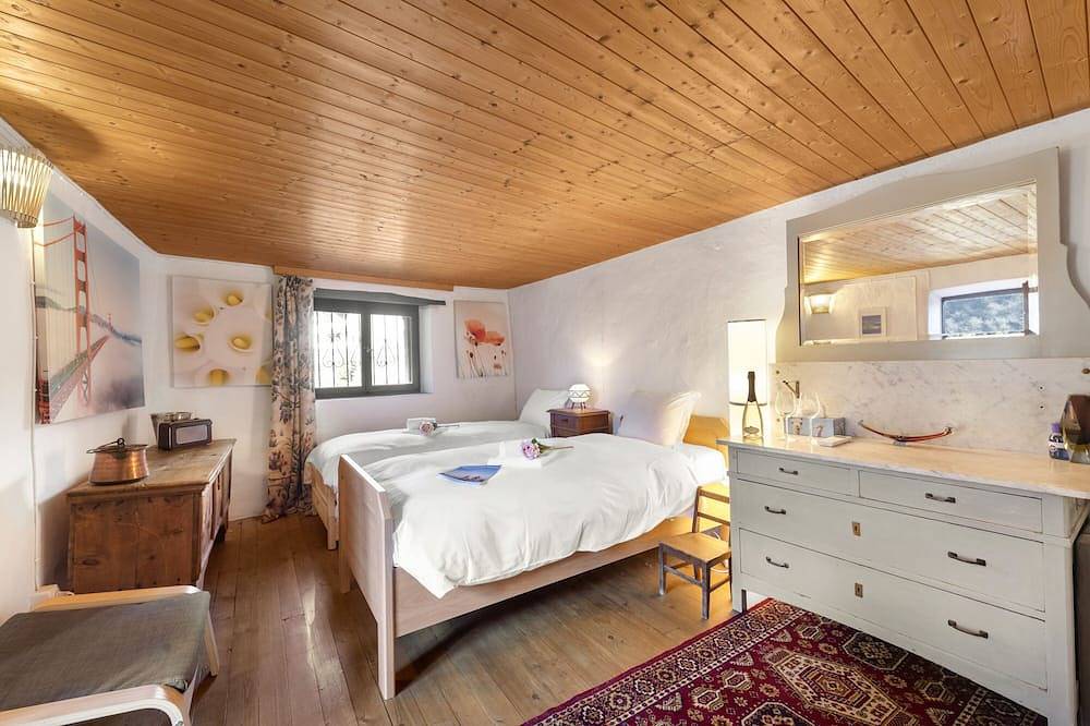 Casa Carla 2, Vogorno, Switzerland in Vogorno, Tessiner Alpen