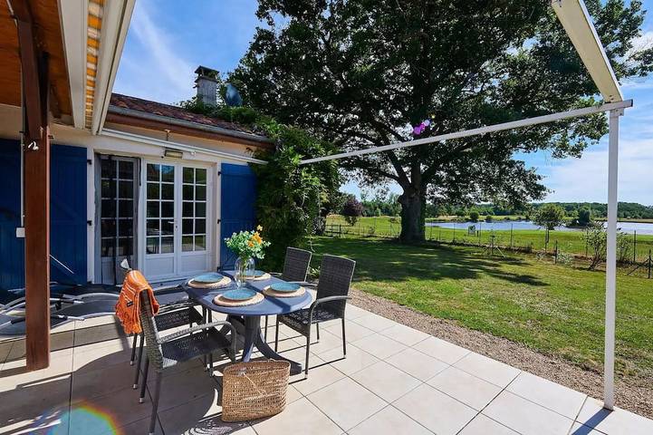 Maison de vacances pour 4 personnes, avec piscine et terrasse, animaux acceptés à Vasles