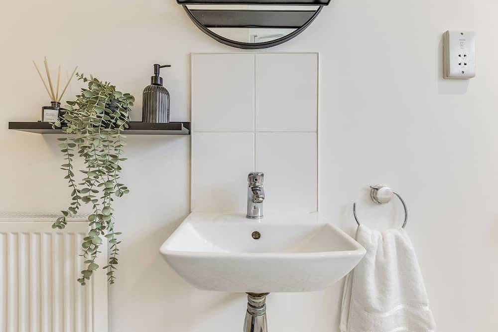 Ganze Wohnung, Stylish stay Ware town + parking in Hertfordshire