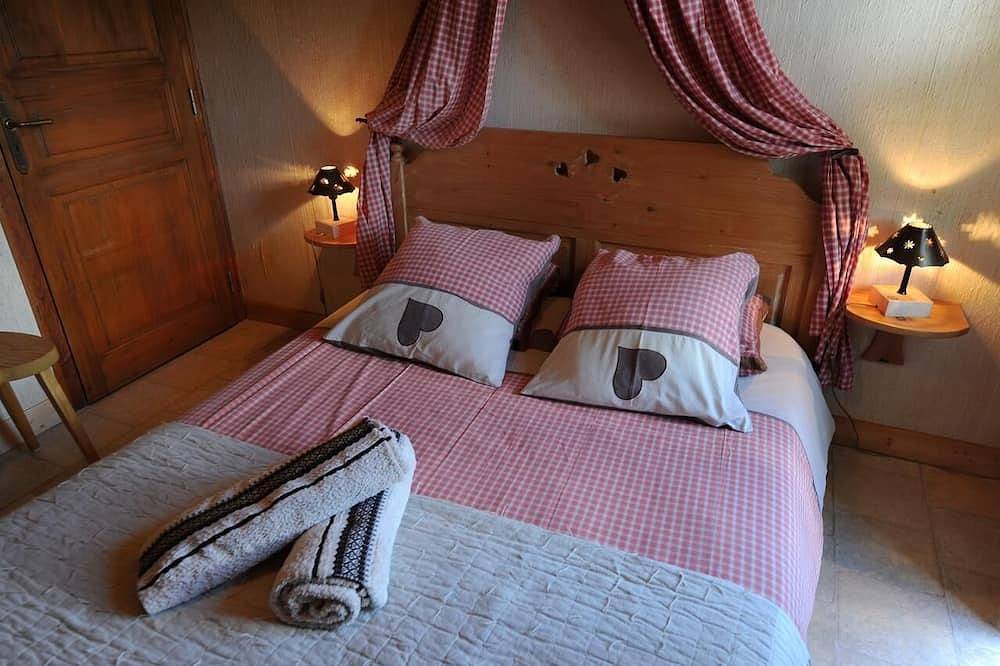 Entire apartment, Génépi apartment in Montriond - Morzine - Avoriaz in Montriond, Les Portes du Soleil