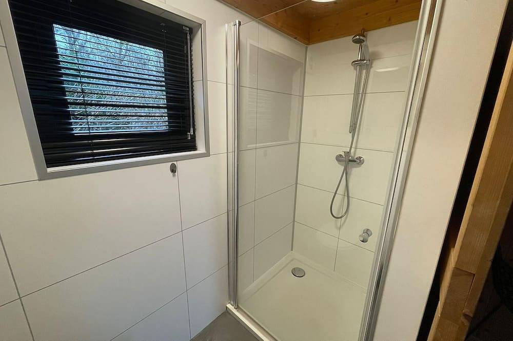 Tiny House with sleeping loft with double bed in Velsen-Zuid, Niederländische Nordsee