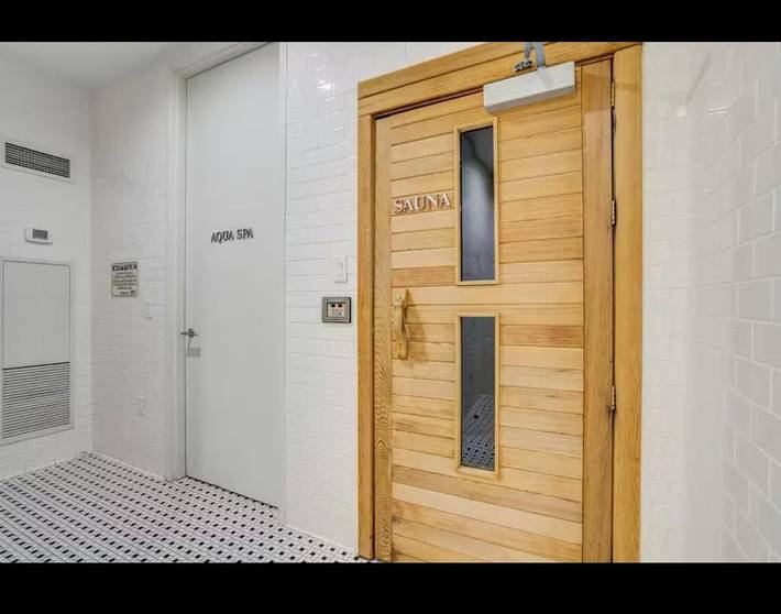 Apartamento vacacional entero, Centro de Torontest acionamiento, gimnasio, piscina, sauna, filtro de agua wifi in Toronto, Lago Ontario (Kanada)