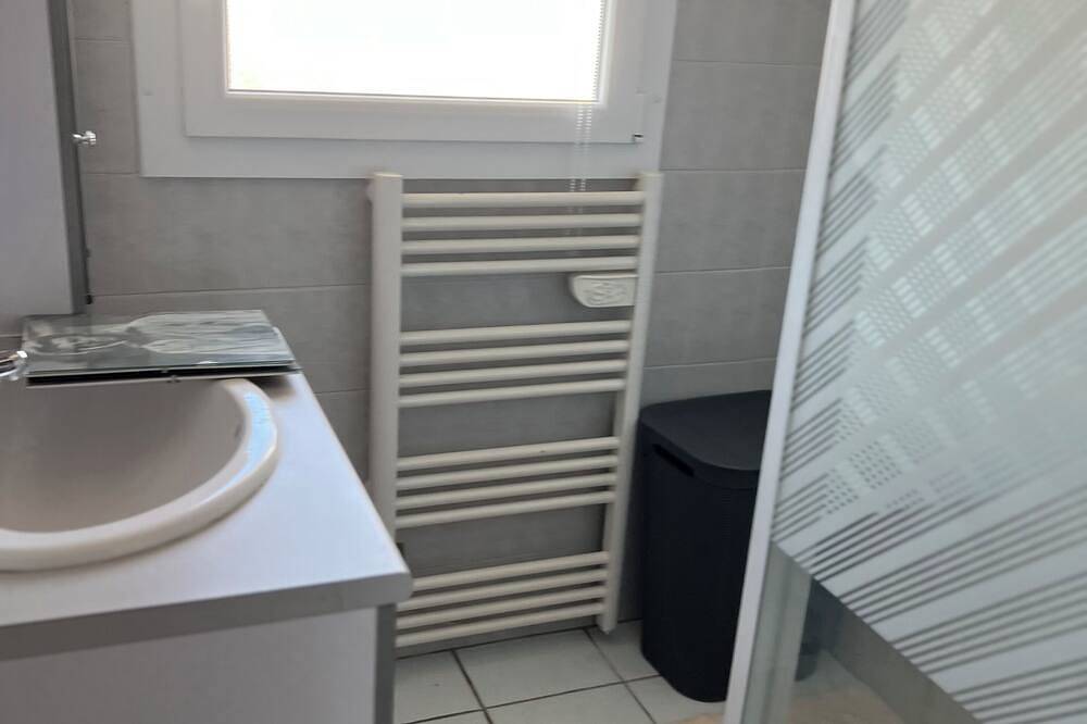 Entire apartment, Pretty T2 with garden in Pérols, Côte d'Améthyste