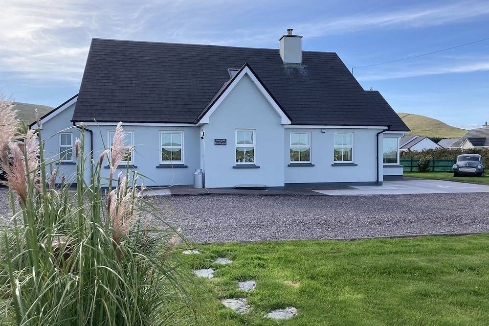 Double room with en-suite bathroom in Portmagee, County Kerry