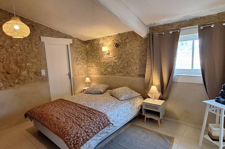 Appartement entier, Loue dans Mas Provençal au cœur du Luberon, appartement 2 Pièces in Pertuis, Parc naturel régional du Luberon