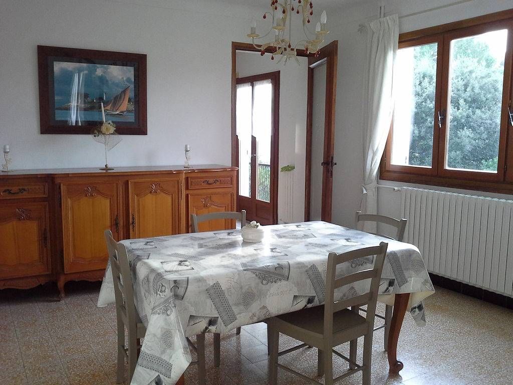 Grand appartement, haut de villa, près des plages et pinède in Saint-Mandrier-sur-Mer, Région de Toulon