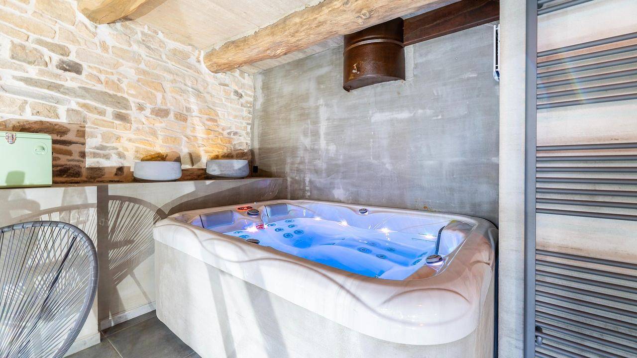 Vakantiehuis voor 2 personen met sauna in Sainte-Cécile (Florenville), Florenville