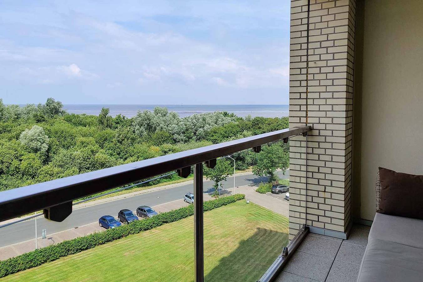 Entire apartment, Ferienwohnung 42 mit Meerblick und Strandkorb im Strandhochhaus Döse in Döse, Cuxhaven