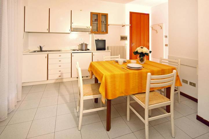Ferienwohnung für 4 Personen, mit Balkon/Terrasse und Kinderpool sowie Terrasse und Pool in Sirmione - 4
