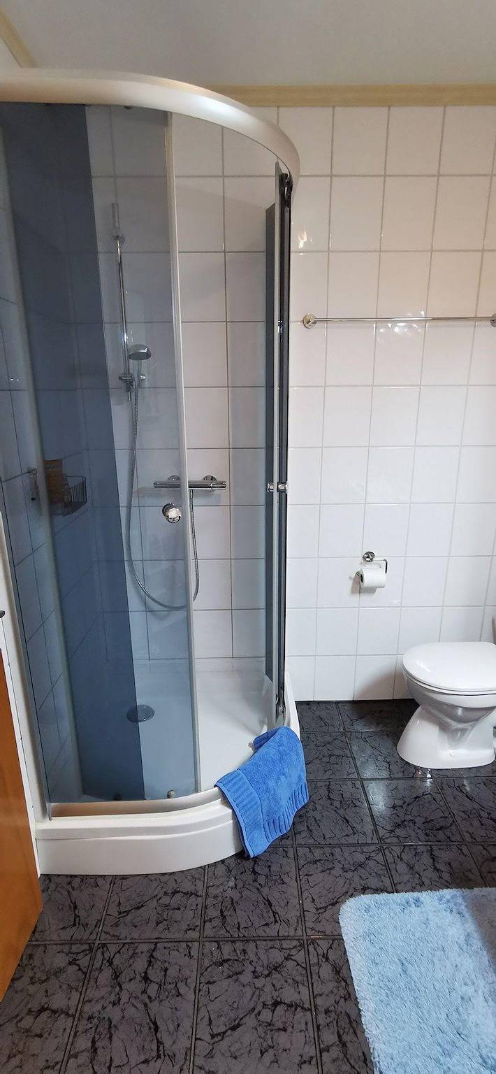 Ganze Ferienwohnung, Appartement/Fewo, Dusche, Wc, 2 Schlafräume in Idar-Oberstein, Nahetal