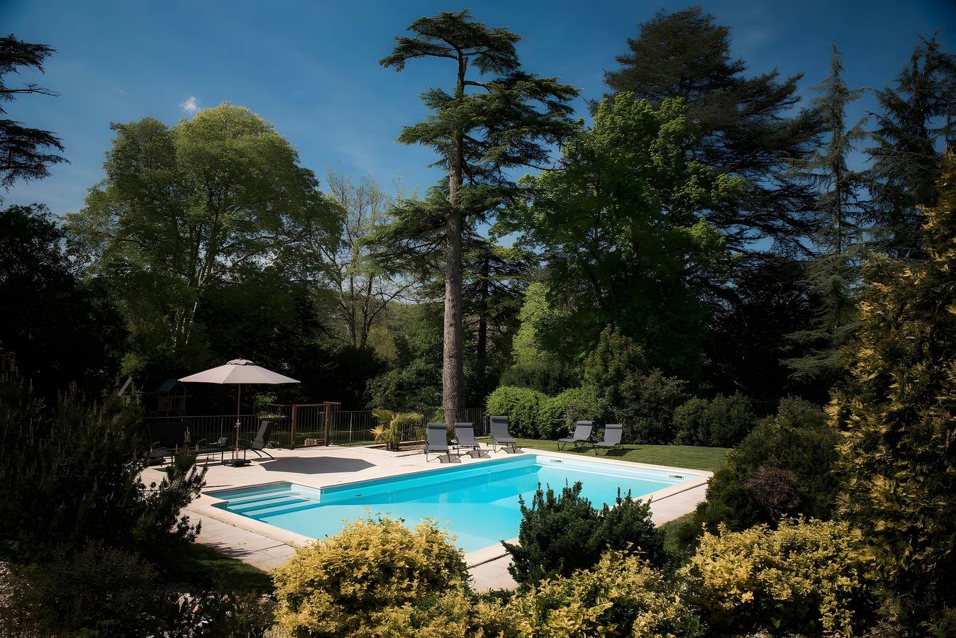 Grande maison de Charme La Rivière, Piscine Chauffée, 15 Personnes in Calvignac, Quercy