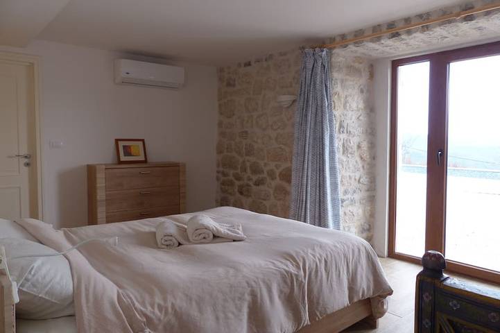 Maison en pierre spacieuse et récemment rénovée avec piscine et vue imprenable in Municipalité de Kotor