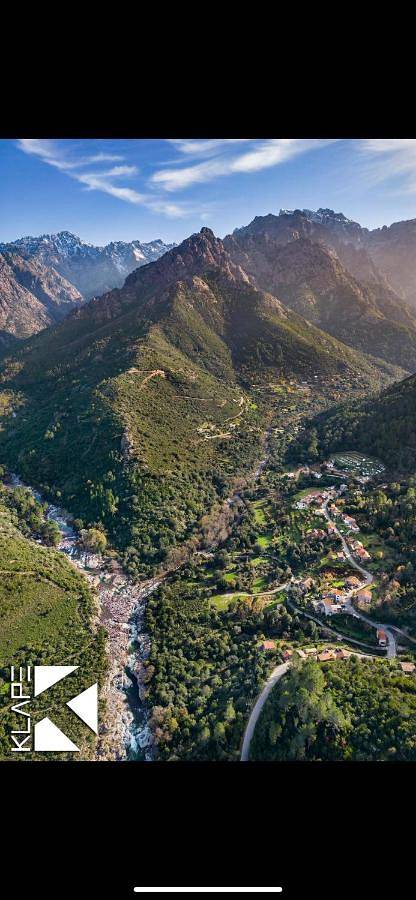 Location de vacances pour 2 personnes, avec vue ainsi que terrasse et jardin à Manso (homonymie) - 3
