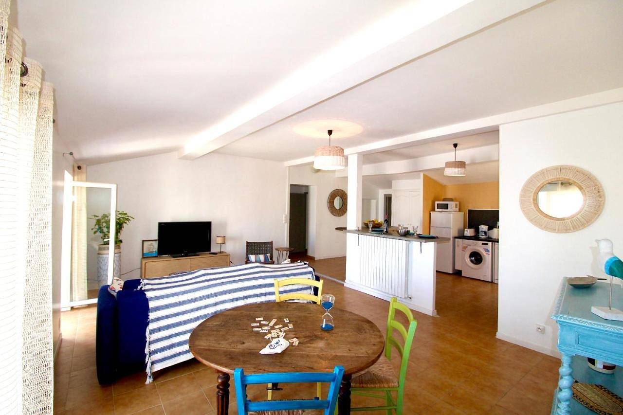 Appartement entier, Grand appartement avec vue sur quai in Sète, Côte méditerranéenne (France)