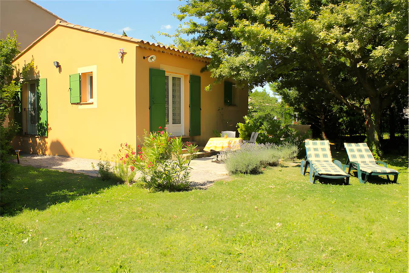 Ferienhaus 'La Loutre' mit gemeinsamem Garten, Wi-Fi und Klimaanlage in L'Isle-sur-la-Sorgue, Vaucluse