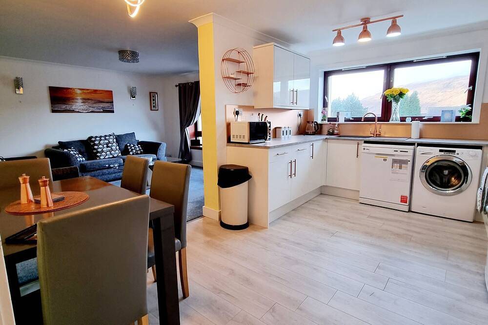 Entire apartment, Premium Ground Floor Apartment, Near Fort William Town Centre in Fort William, Loch Linnhe