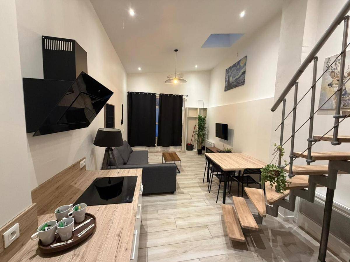 Appartement entier, Duplex Moon x4 pers New - Gare Parilly in Vénissieux, Lyon et ses environs