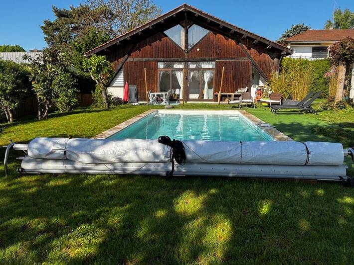 Location de vacances pour 4 personnes, avec piscine ainsi que jardin et vue à Saint-Didier-au-Mont-d'Or - 2