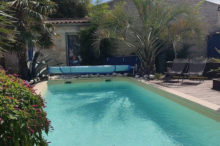 Appartement de vacances pour 8 personnes, avec terrasse ainsi que jacuzzi et piscine