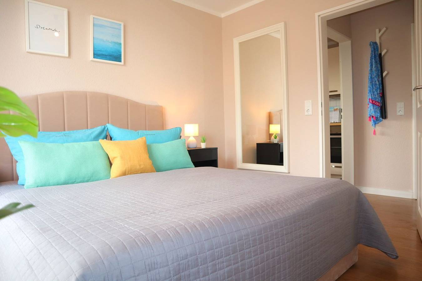 Ganze Wohnung, „Sonnenwohnung“ - Ferienwohnung am Meer mit Garten, Sauna und Hund willkommen in Cappel-Neufeld, Nordholz