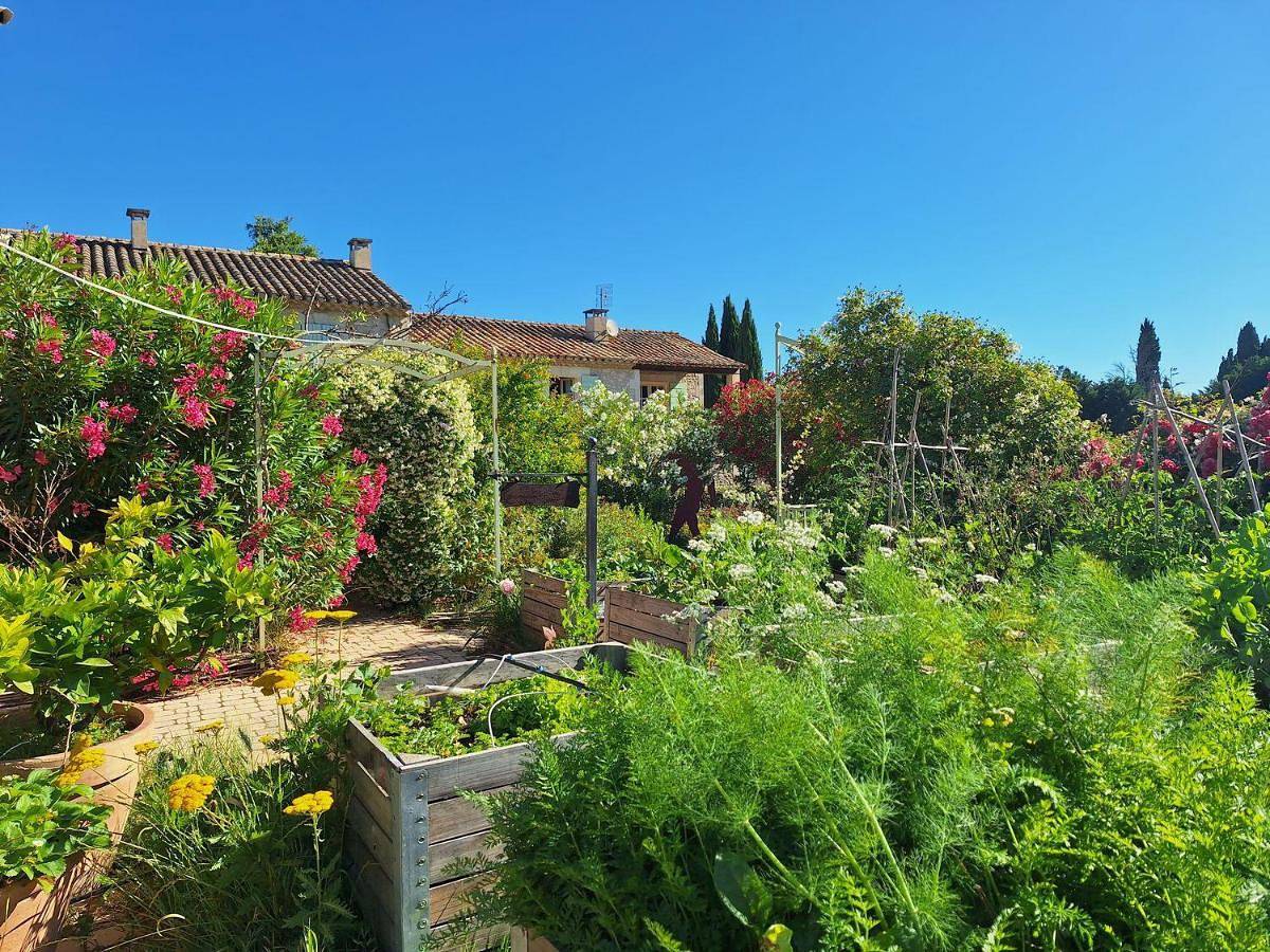 Appartement entier, Alpilles Cottage Philippe's Farm Gite 55m2 - 2 chambres - calme - piscine mas des figues - agritourisme bio - 3km Saint Rémy de Provence - Parc Naturel Régional des Alpilles - 6km Baux de Provence - in Saint-Rémy-de-Provence, Région d'Arles